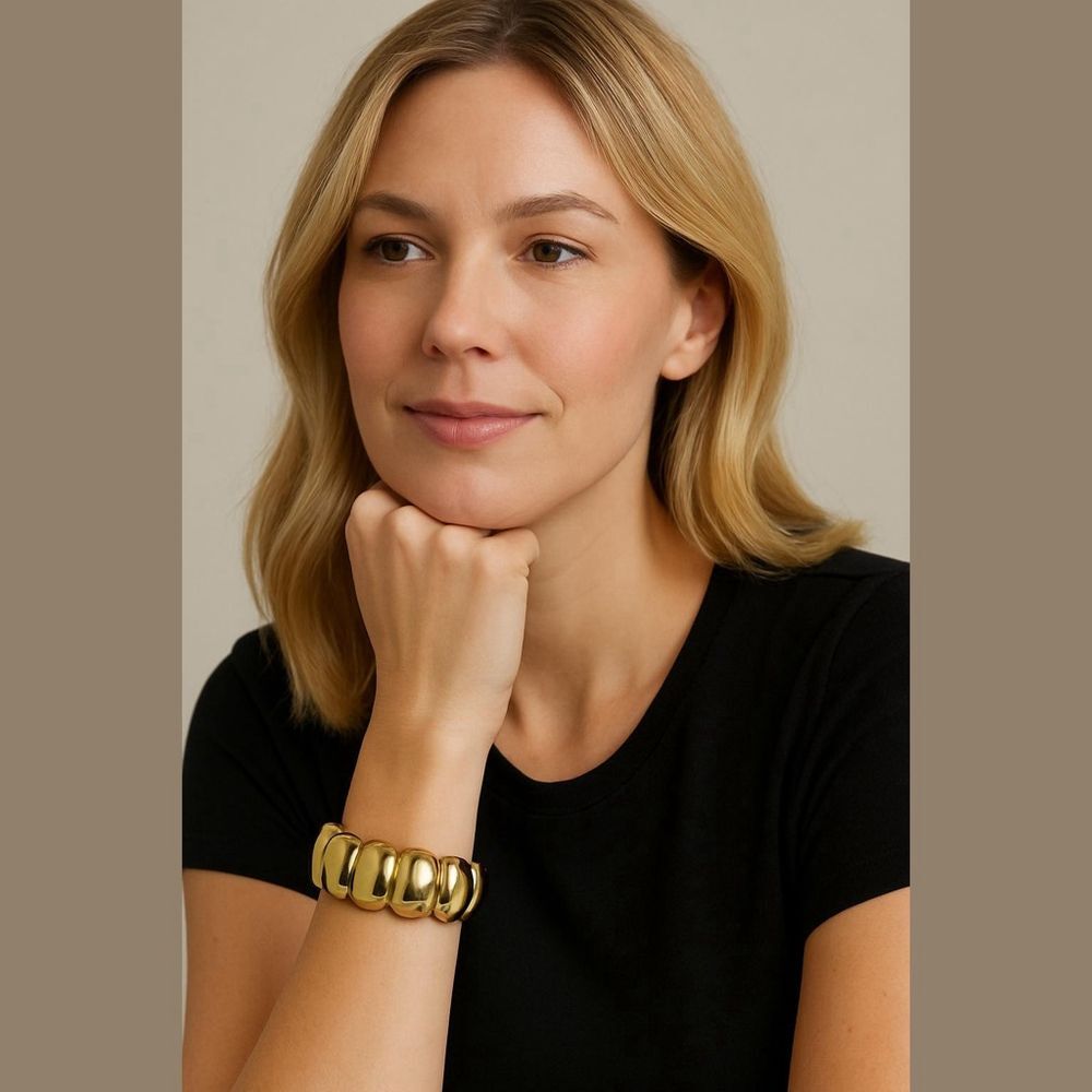 Women's Unbranded Gold Tone One Size Statement Bracelet